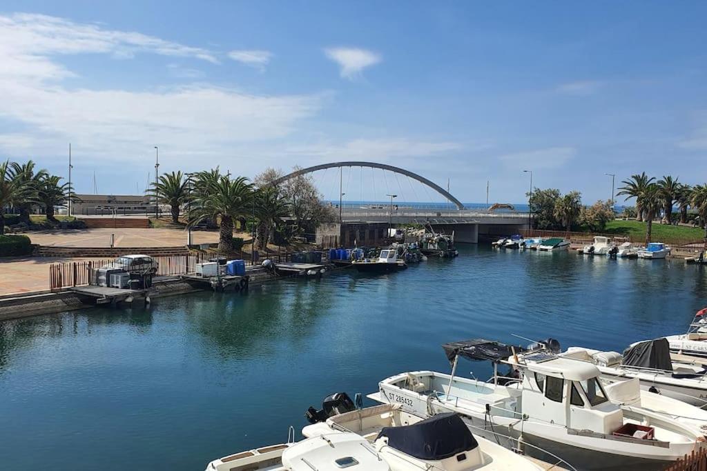 Charmant 2 Pieces, Vue Sur Mer - Proche Plage Sete Bagian luar foto